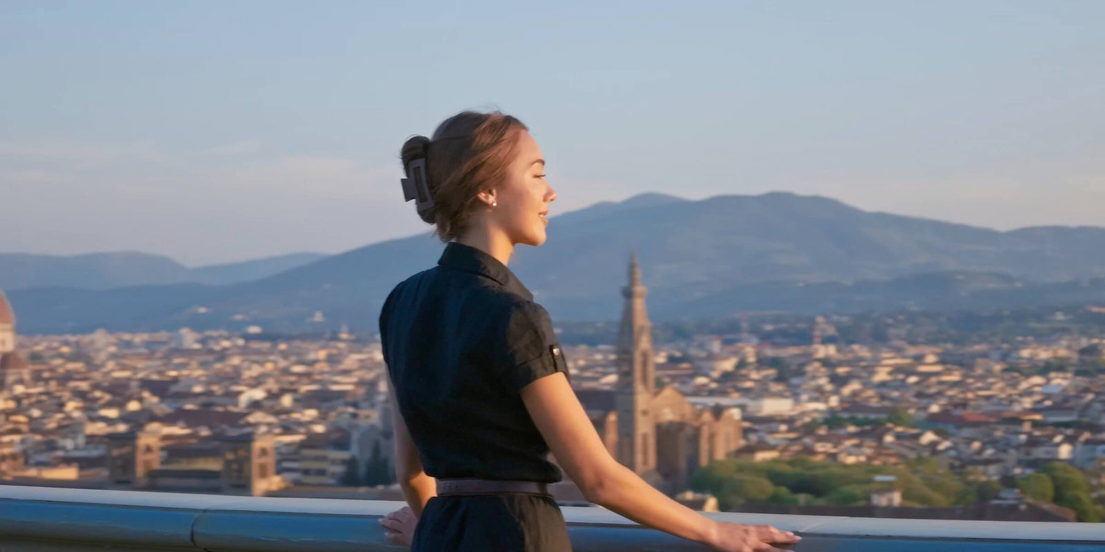 3× optical zoom and f/1.8 large aperture for vivid, dimensional portraits.